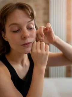 Expert Tips for Oily Skin & Acne Breakouts - Cover Image